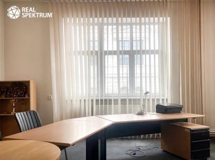 Pronájem kanceláře, 301 m²