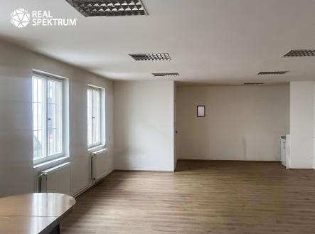 Pronájem kanceláře, 301 m²