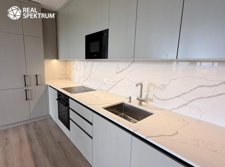 Pronájem bytu, 2+kk, 80 m²
