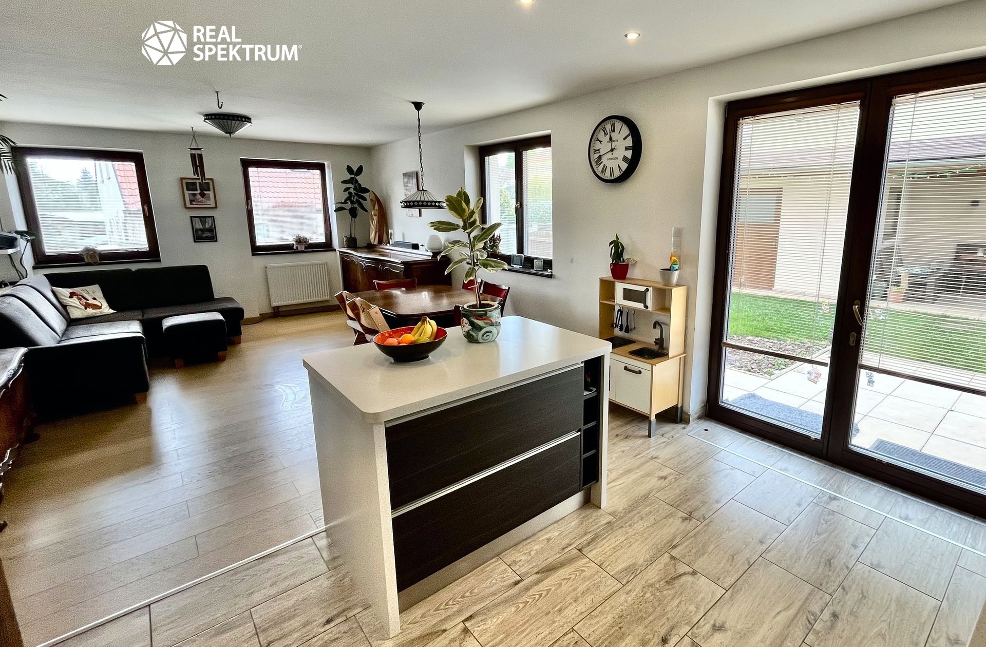 prizemi-kuchyne-obyvak-2