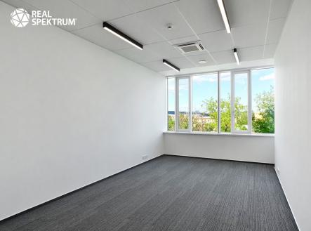 Pronájem kanceláře, 90 m²
