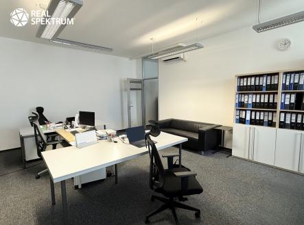 Pronájem kanceláře, 105 m²