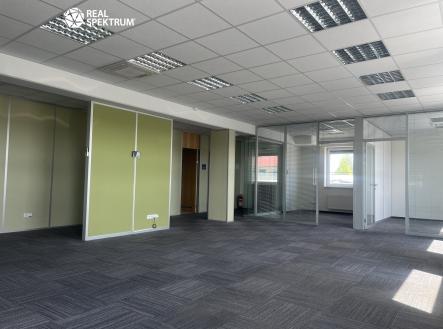 Pronájem komerčního objektu, sklad, 950 m²
