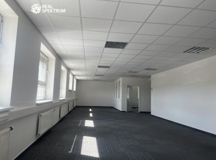 Pronájem komerčního objektu, sklad, 950 m²