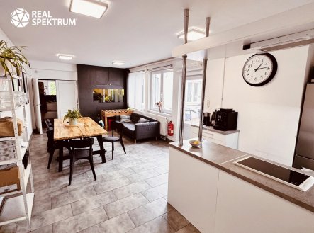 Pronájem administrativní budovy 407 m²,  ulice Studniční, Brno - Komárov