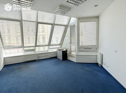Pronájem kanceláře, 141 m²