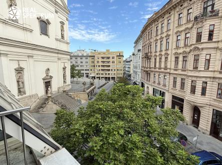 Pronájem kanceláře, 141 m²