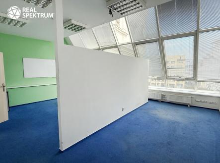 Pronájem kanceláře, 141 m²