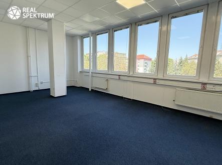 Pronájem kanceláře, 258 m²