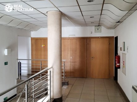 Pronájem kanceláře, 891 m²