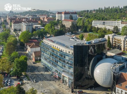Pronájem kanceláře, 568 m²