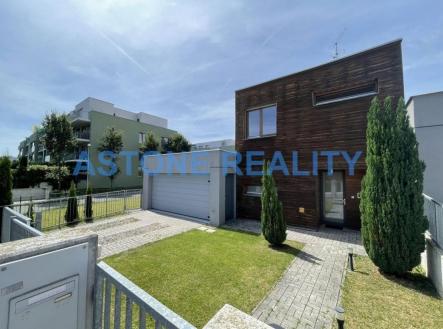 Pronájem domu/vily, 145 m²