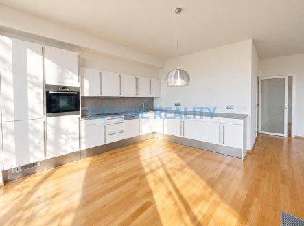 Luxusní byt 2+kk/T/G, 81 m2, Rezidence Kavčí Hory, Praha 4- Nusle, ul. K Sídlišti
