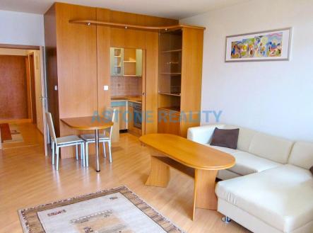 Pronájem bytu, 2+kk, 65 m²