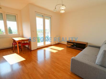 Pronájem bytu, 1+kk, 33 m²
