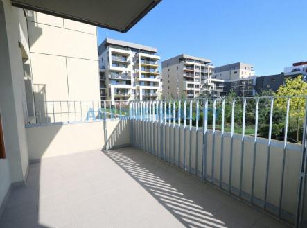 Pronájem bytu, 2+kk, 68 m²