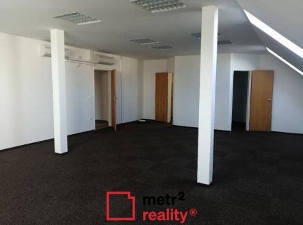 Pronájem kanceláře, 75 m²