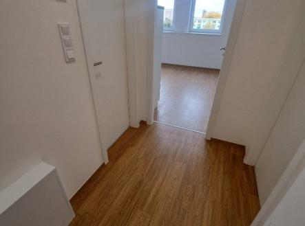 Pronájem bytu, 1+kk, 27 m²