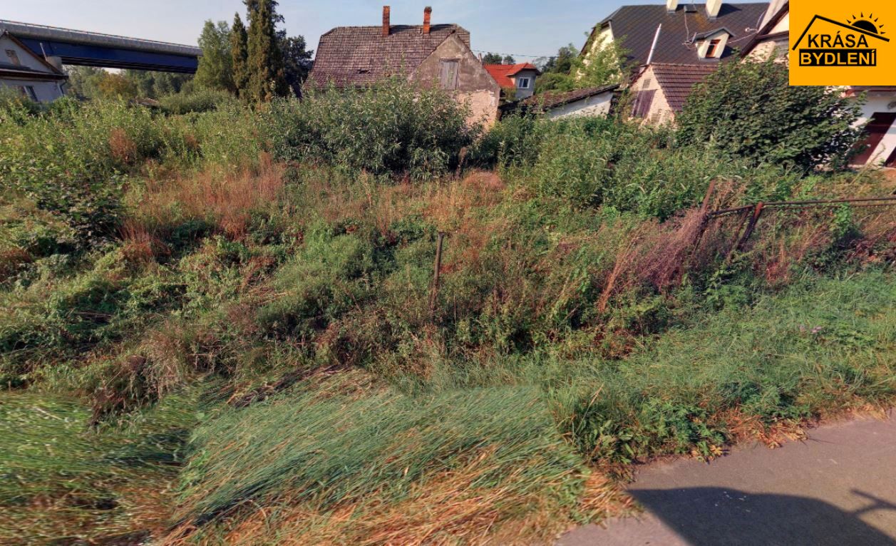 Prodej stavebního pozemku se stavbou ke sboru v Bělotíně