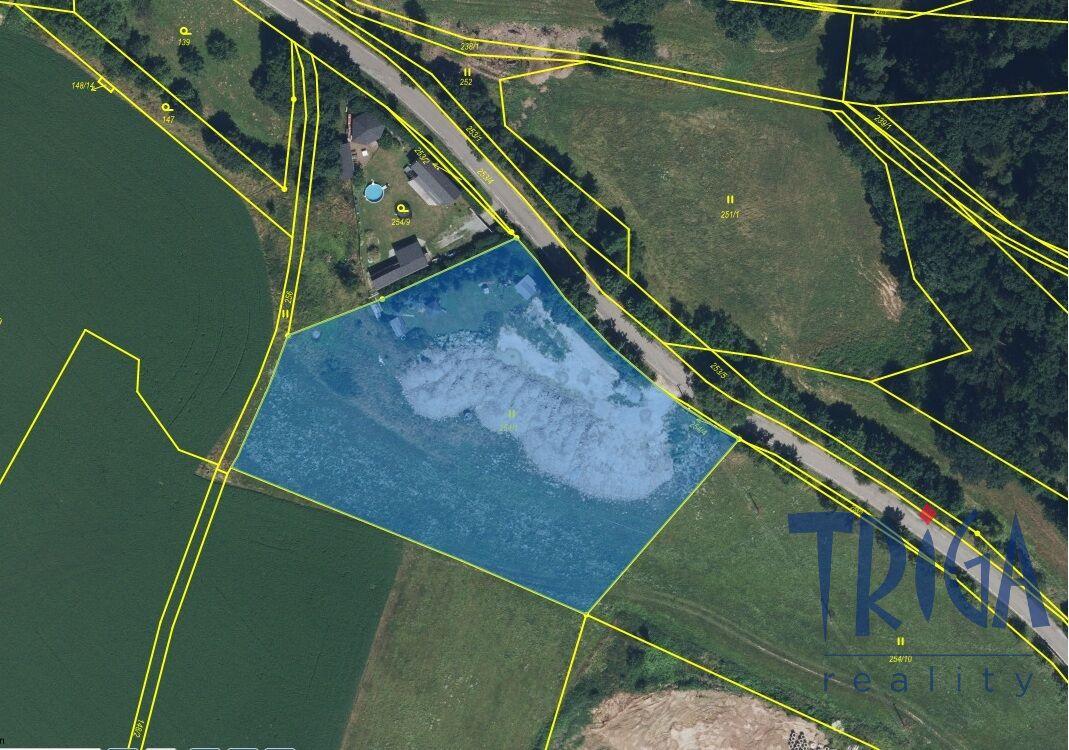 Dolany - Krabčice - soubor pozemků s výměrou 6 552 m2