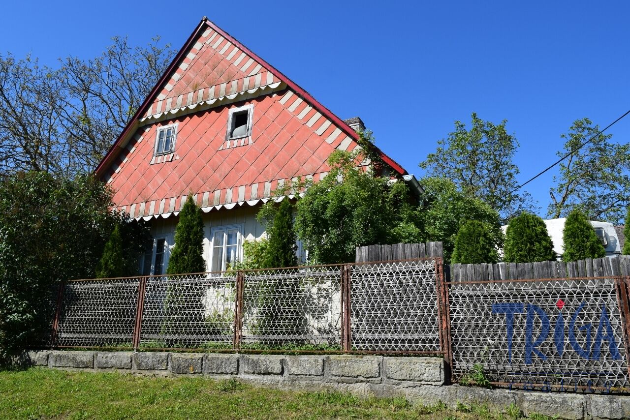 Bílá Třemešná - Dům se dvěma stodolami a pastvinami