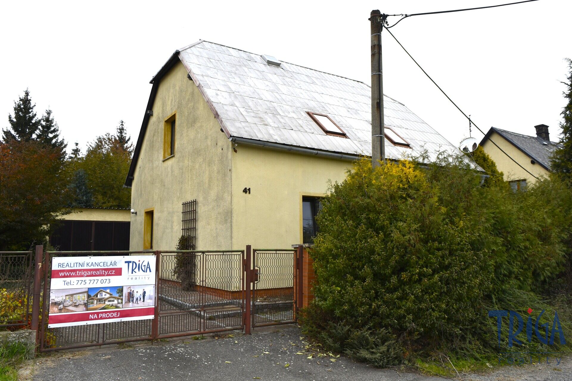 Hořenice - prodej rodinného domu s dvougaráží, pergolou a pozemkem 784 m2