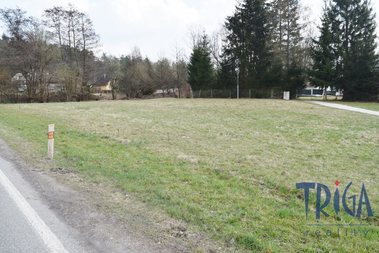 Nemojov - Pěkný stavební pozemek