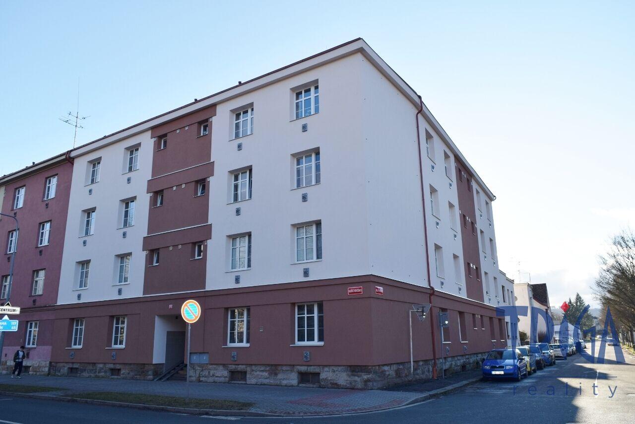 Dvůr Králové n. L. - Zděný byt 2+kk u centra