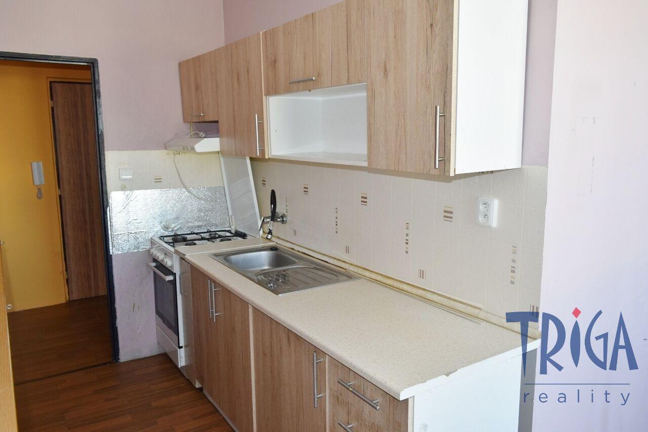 Dvůr Králové nad Labem - Prodej pěkně řešeného bytu 3+1 s balkonem a výhledem na Zvičinu