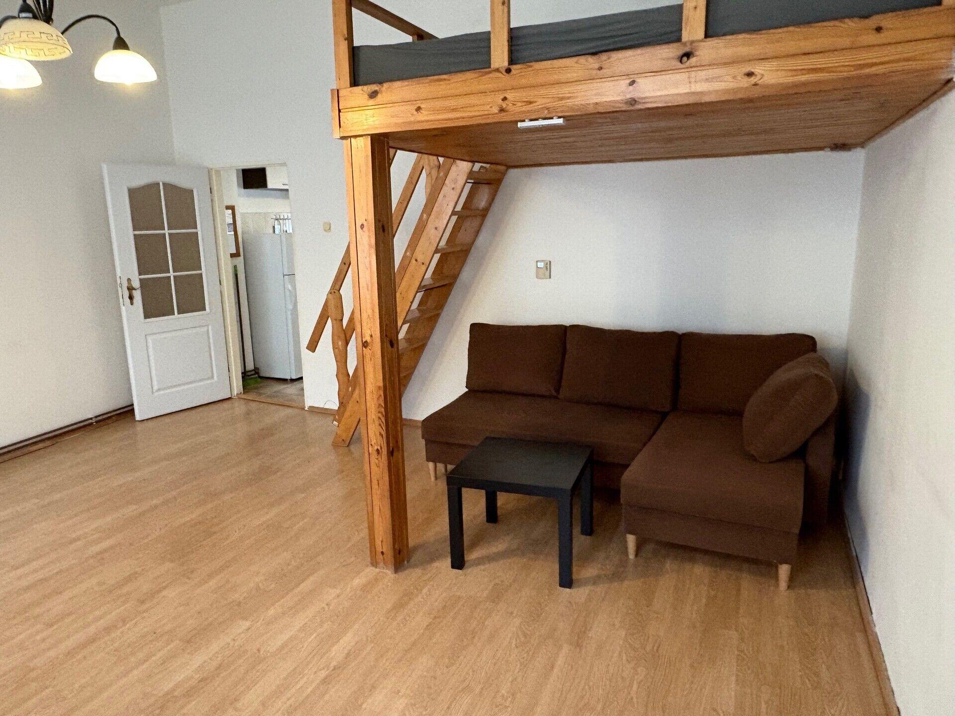 Pronájem bytu 1+1, Kolmá, Karlovy Vary