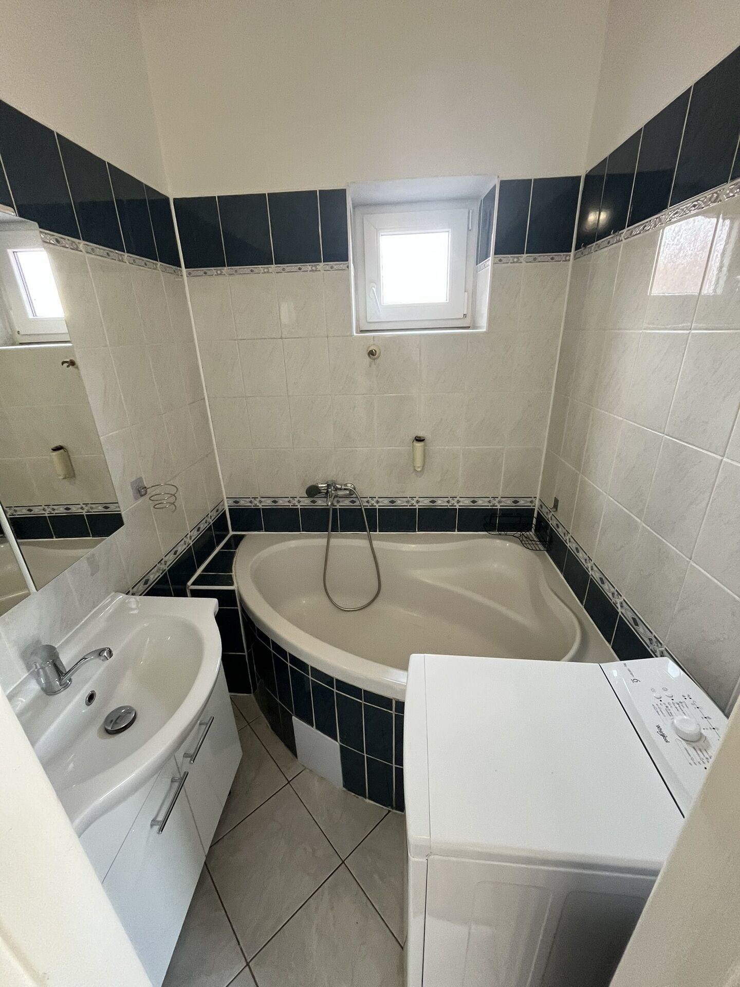 Pronájem bytu 1+1, 38 m2, Americká - horní Drahovice, Karlovy Vary