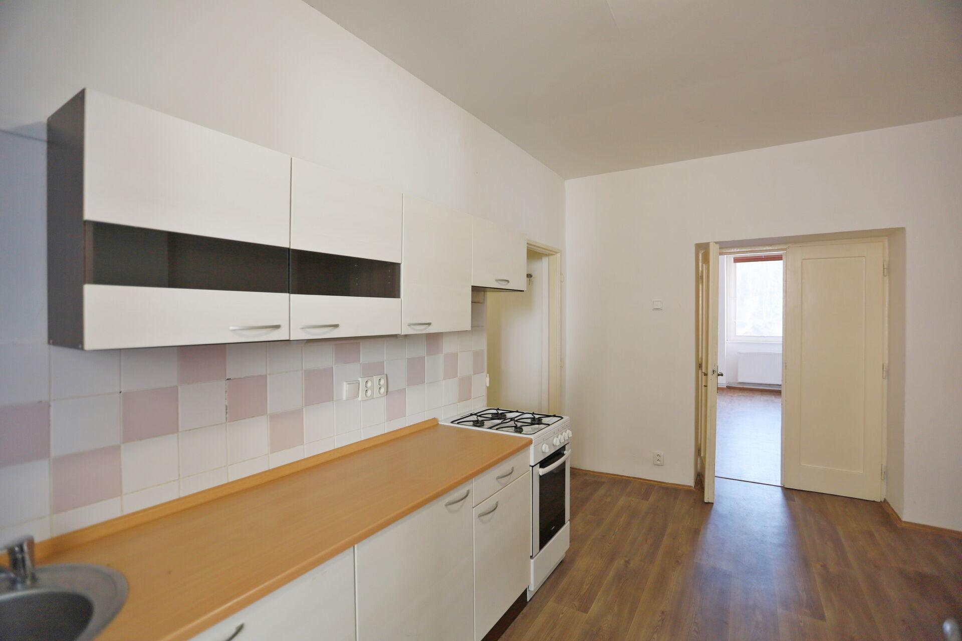 Prodej polyfunkčního domu o ploše 750 m², pozemek 1400 m² Karlovy Vary - Březová