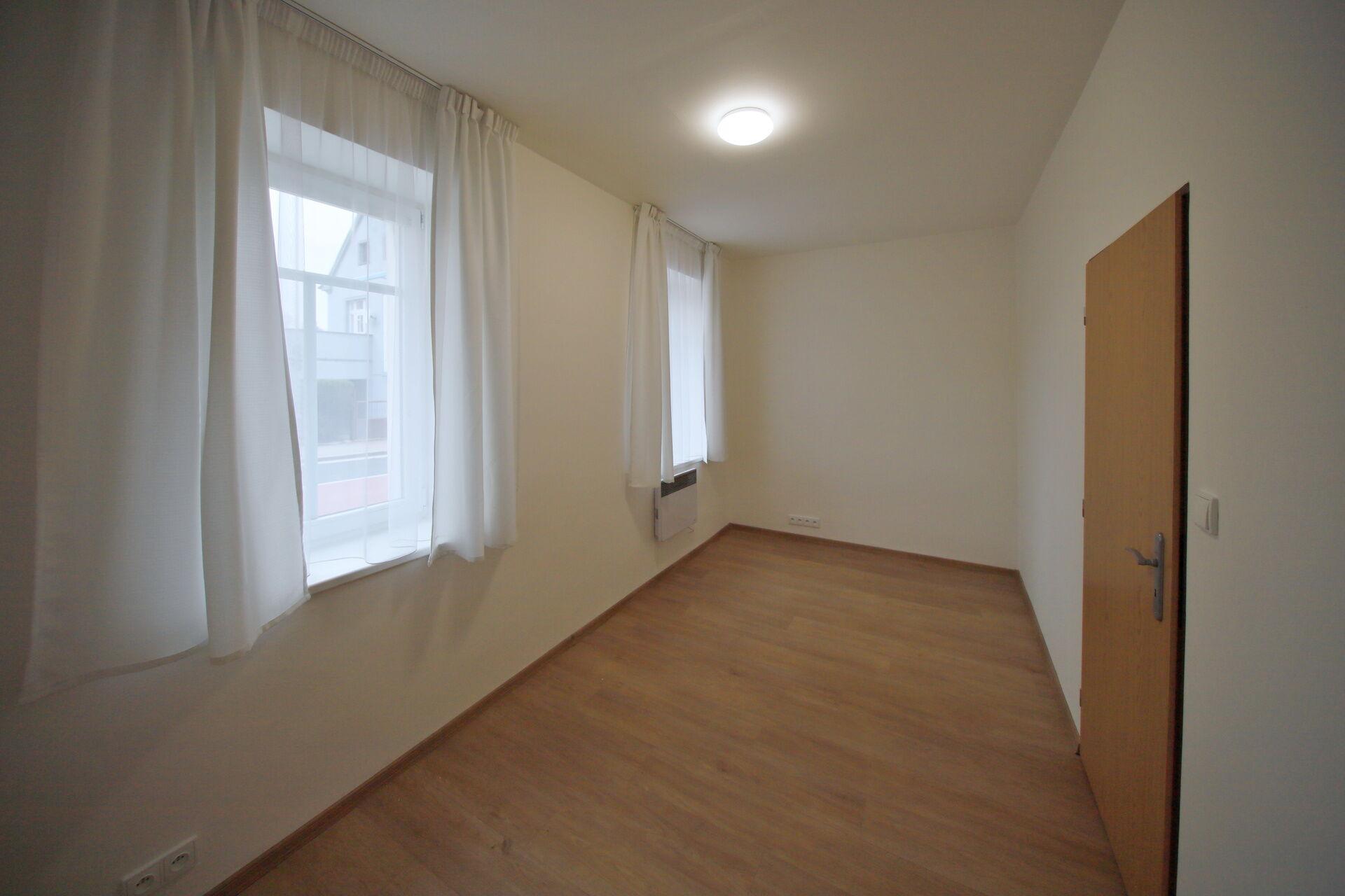 Pronájem bytu 2+1, 36 m2, Doubí Karlovy Vary