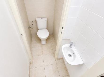 Pronájem kanceláře, 42 m²