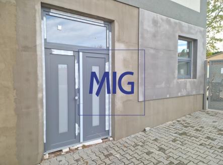 Pronájem obchodní prostor, 178 m²