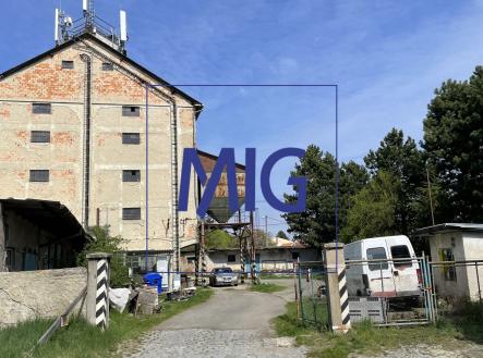 Pronájem komerčního objektu, sklad, 1 200 m²