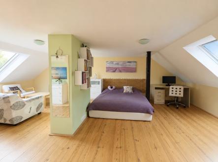 Pronájem bytu, 1+kk, 64 m²