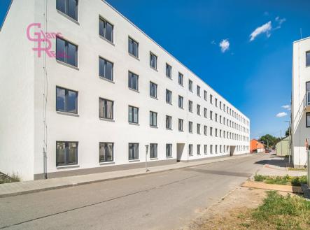 Pronájem bytu, 1+kk, 35 m²