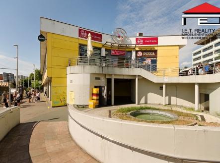 Pronájem - restaurace, 467 m²