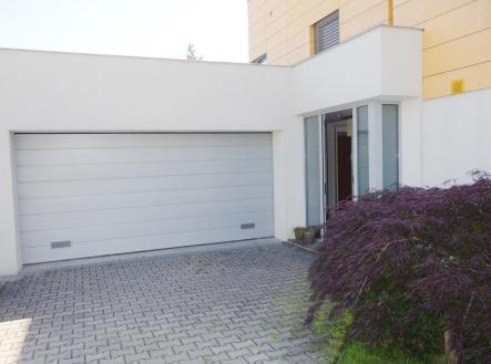 Pronájem domu/vily, 260 m²