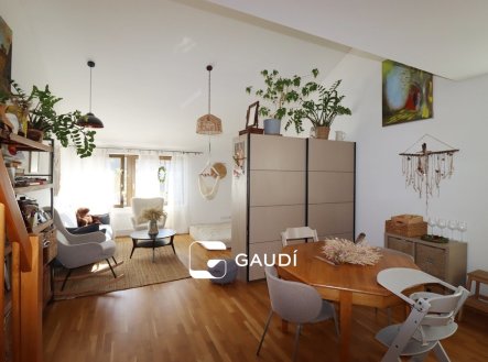 Pronájem bytu, atypický, 60 m²
