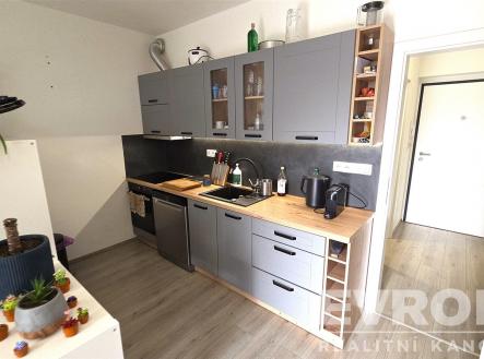 Pronájem bytu, 1+kk, 35 m²