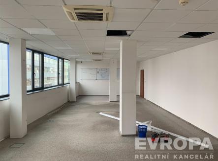 Pronájem kanceláře, 90 m²
