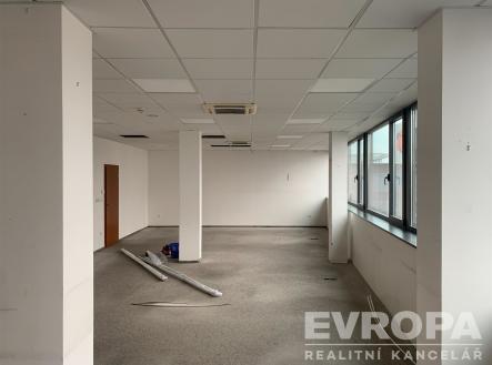 Pronájem kanceláře, 90 m²