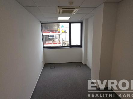 Pronájem kanceláře, 90 m²