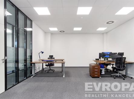 Pronájem kanceláře, 272 m²