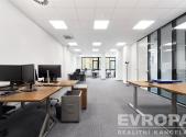 Pronájem kanceláře, 272 m²