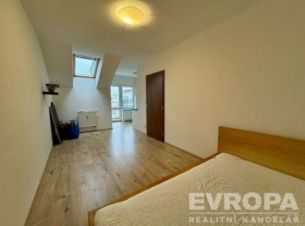 Pronájem bytu, 1+kk, 33 m²