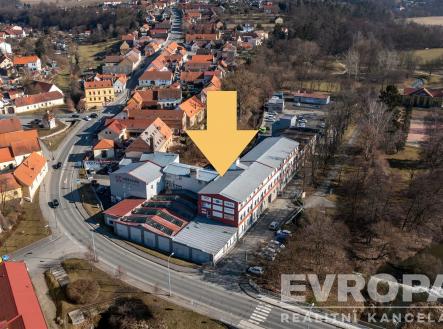 Pronájem skladu, 985 m²