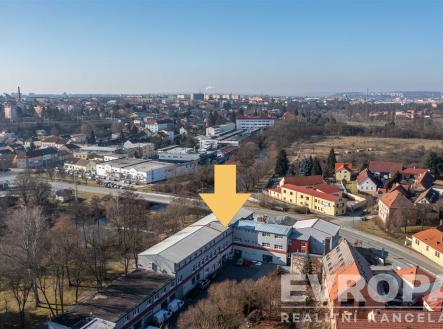 Pronájem skladu, 985 m²
